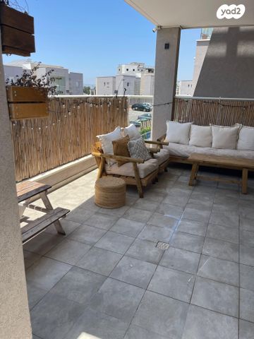 דירת גן, החרוב, מצפה העמק, מגדל העמק