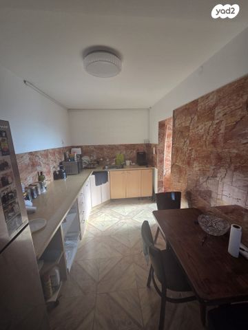 דירה, יהודה בורלא 4, צור שלום, קרית ביאליק