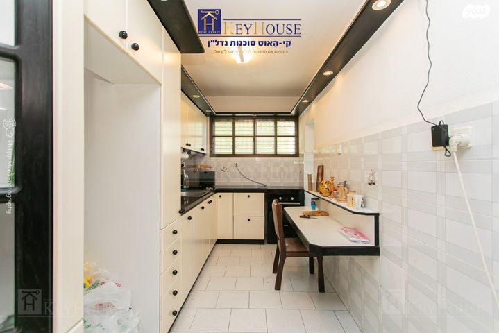 דירה, הפרחים, חיפה