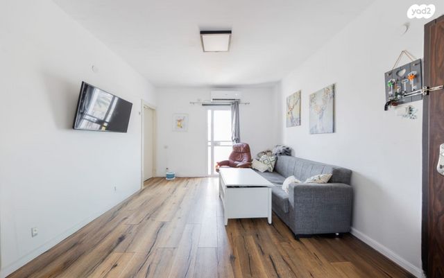 דירה, שבטי ישראל 11, גבעת אולגה, חדרה