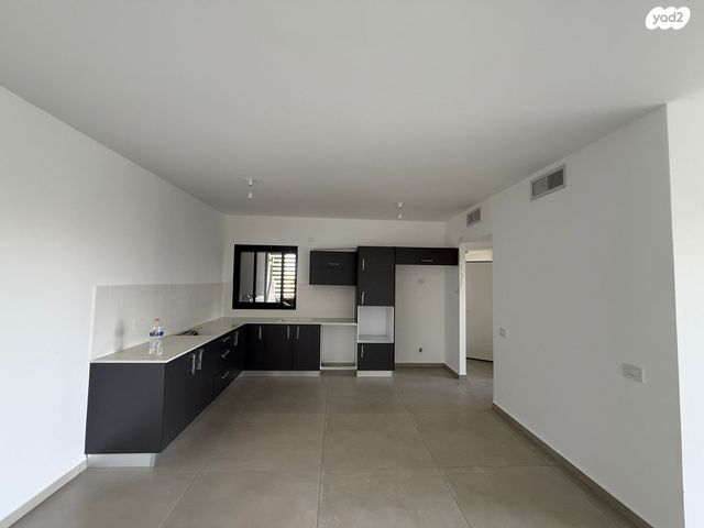 דירה, החורש, 2008, רעננה