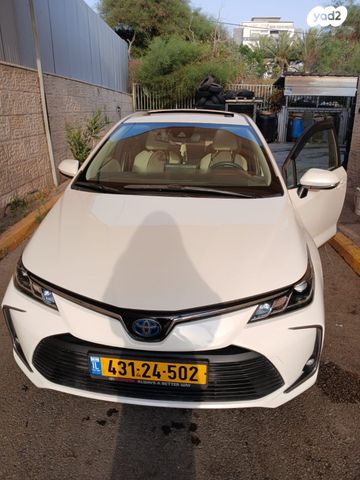 קורולה Limited היברידי אוט׳ סדאן 1.8 (98 כ״ס)