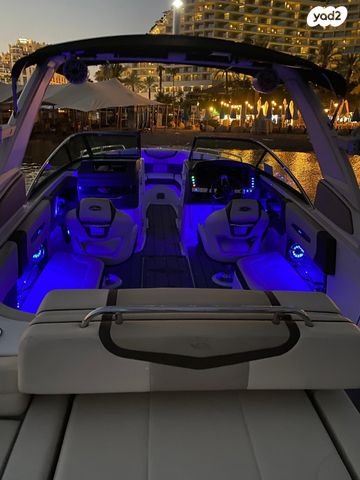 יאכטות - סירות מנוע