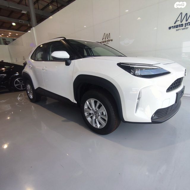 מודעת רכב טויוטה יאריס קרוס