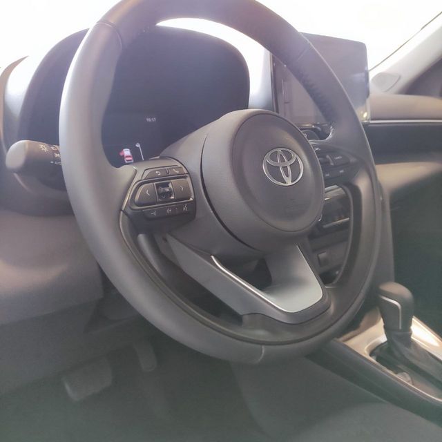 טויוטה יאריס קרוס