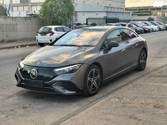 מודעת רכב מרצדס-בנץ EQE