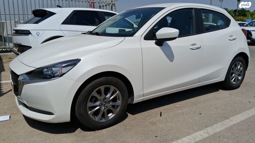 מודעת רכב מאזדה 2