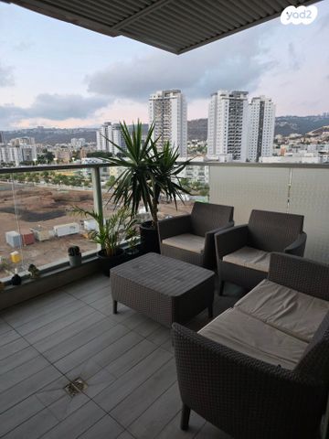 דירה, האגמית 4, החותרים, טירת כרמל