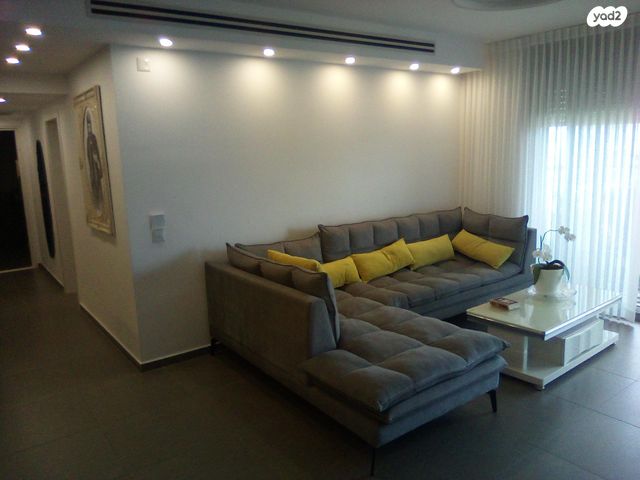 דירה, שדרות הרצל 28, נאות שמיר, יבנה