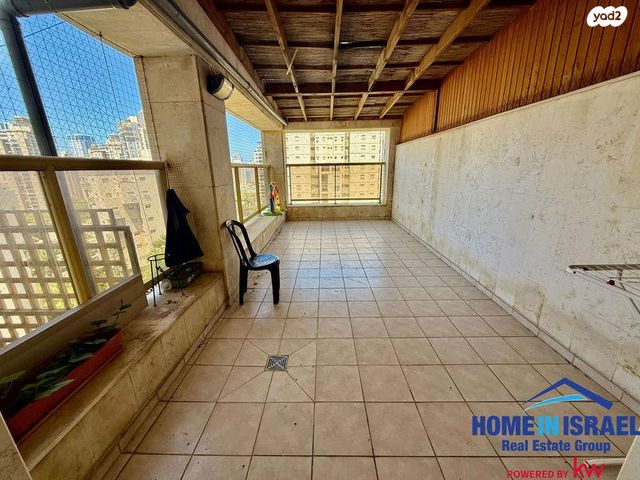 דירה, הלוטם, רמת פולג, נתניה