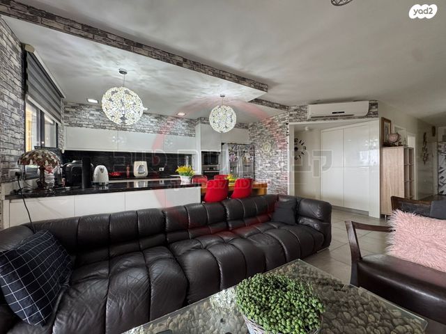 דירה, חטיבת כפיר, רובע יזרעאל סביוני העמק, עפולה