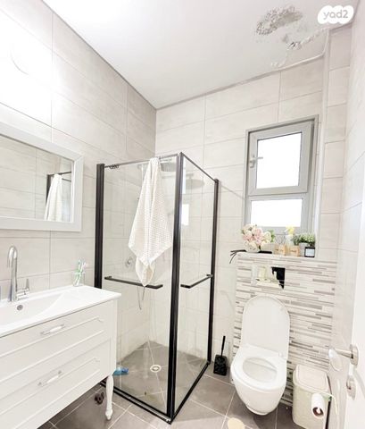 דירת גן, שדרות עמק חפר, שקמים ואגמים, אשקלון