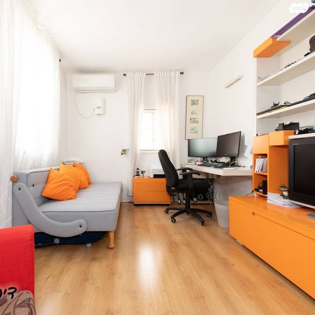 דו משפחתי, הגבורה היהודית, ראשון לציון