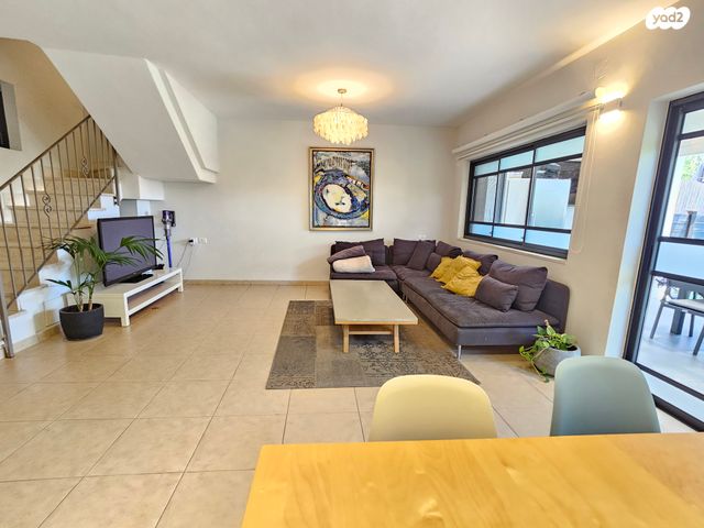 בית פרטי/ קוטג', האלונים, לפיד, לפיד