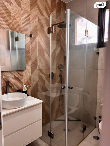 דירה, הפורצים 8, רמת אפרים, נתניה