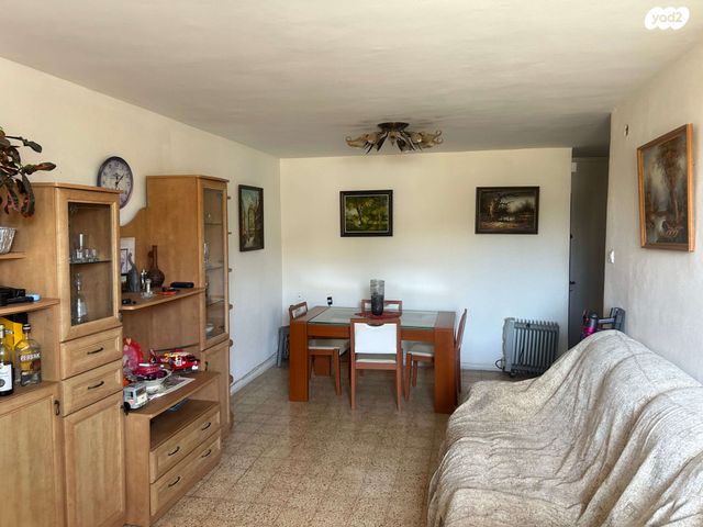 דירה, אבא הלל סילבר, חיפה