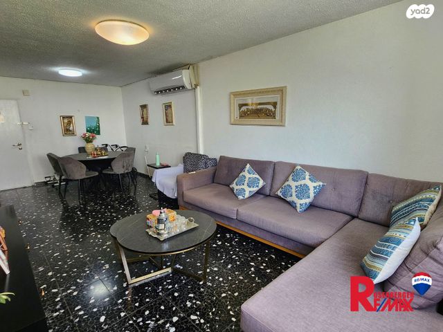 דירה, שקד 37, נווה עופר, תל כביר, תל אביב יפו