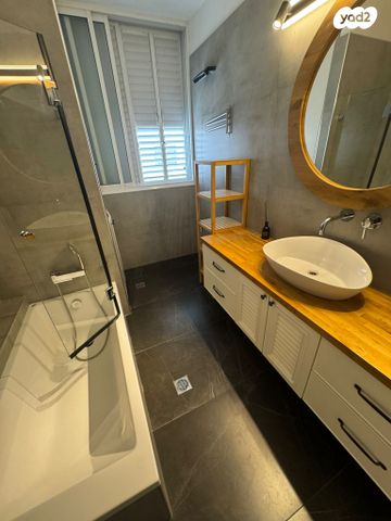 דירה, השר שפירא, בת ים