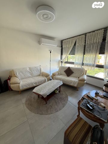 שדרות ירושלים 33