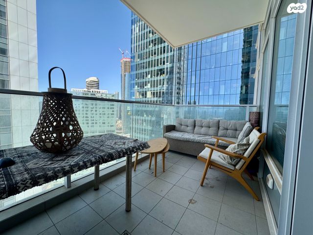 דירה, דרך מנחם בגין 144, מונטיפיורי, הרכבת, תל אביב יפו