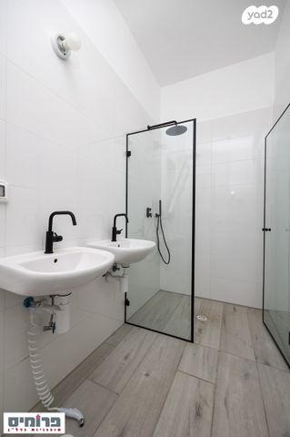 גג/ פנטהאוז, אדמונד סחייק, מלחה, מנחת, ירושלים