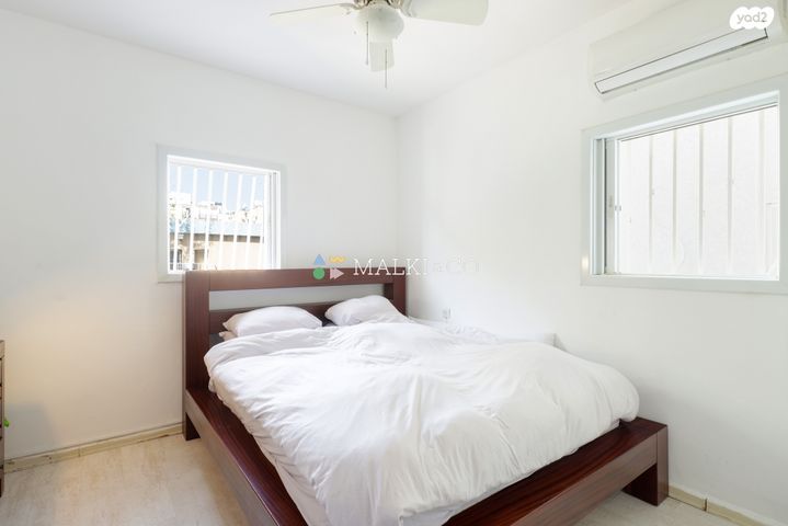 דירה, האחים אוסטשינסקי, ראשונים, ראשון לציון