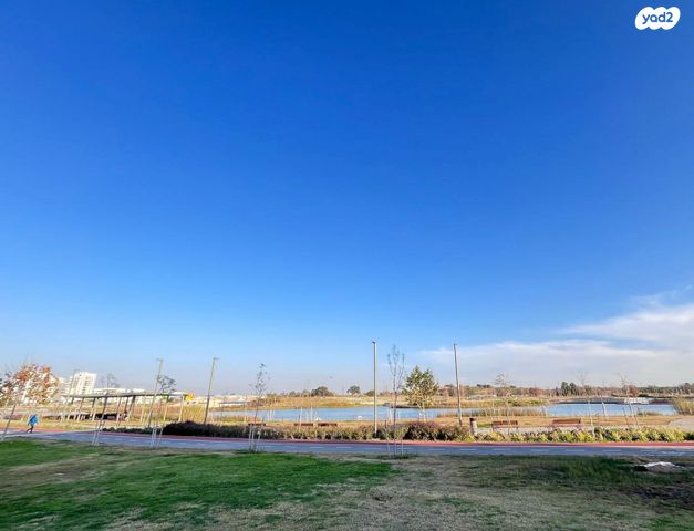 דירת גן, שדרות עמק חפר, שקמים ואגמים, אשקלון