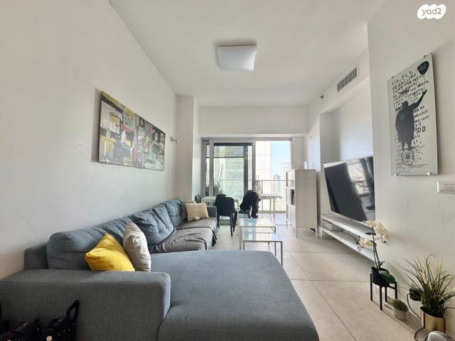 דרך מנחם בגין 144