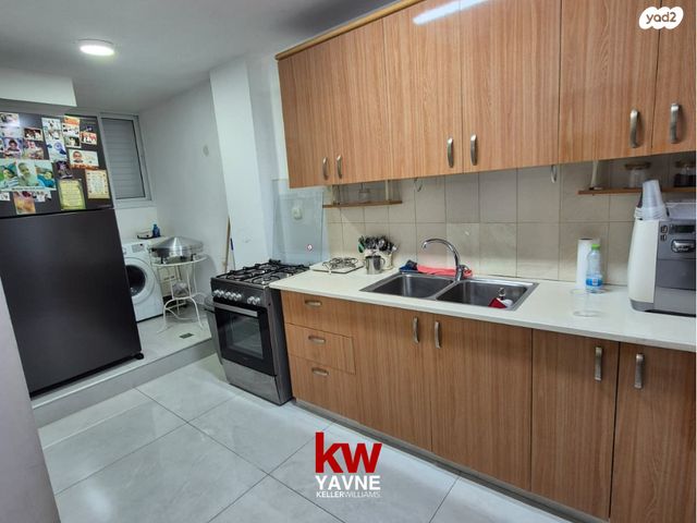 דירה, הדרור, נאות בן גוריון, יבנה