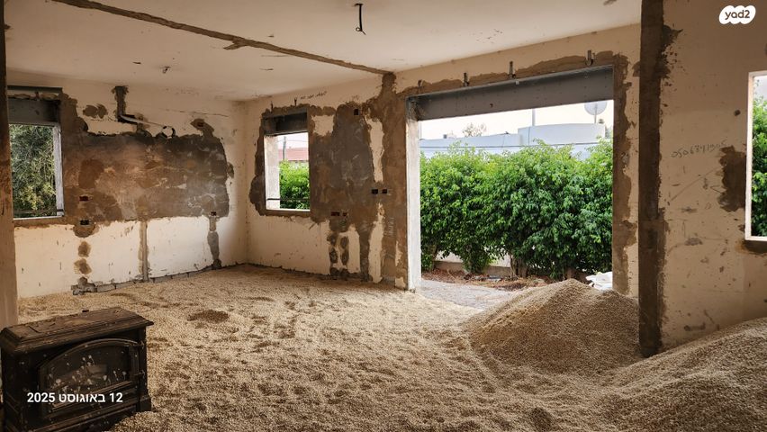 דו משפחתי, כפר תבור