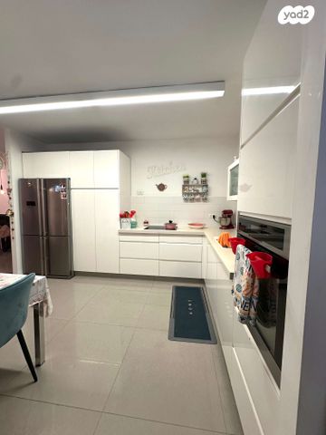 דירה, כפר סבא