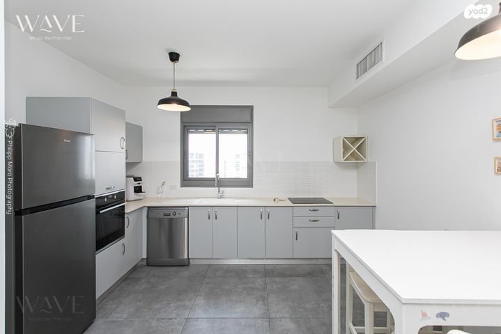 דירה, רזיאל, החותרים, טירת כרמל