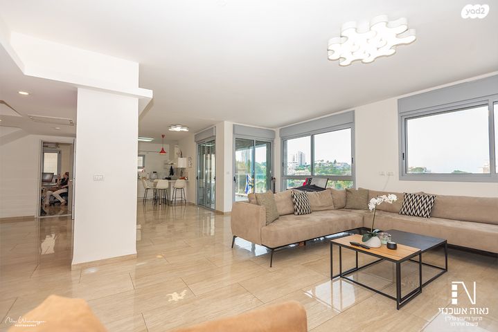 דופלקס, דורון מייבלום, אחוזה, חיפה