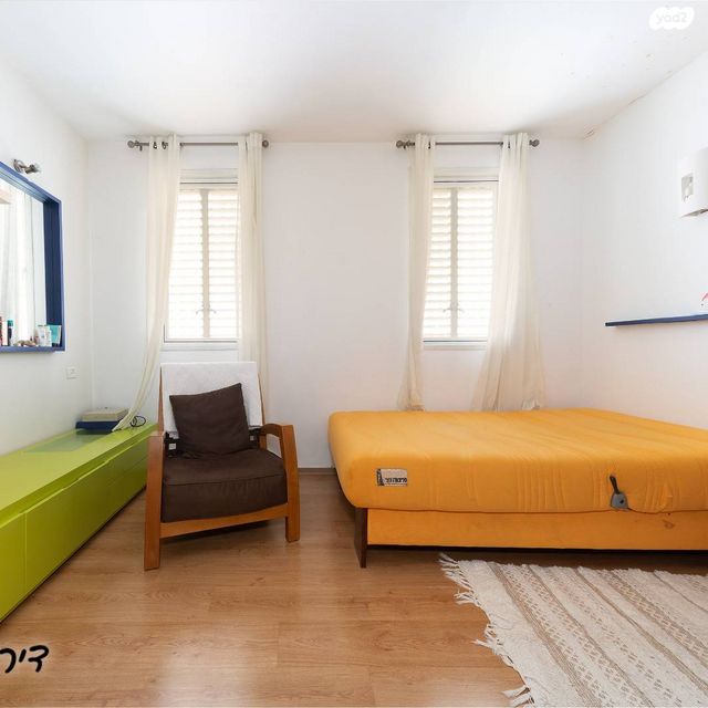 דו משפחתי, הגבורה היהודית, ראשון לציון