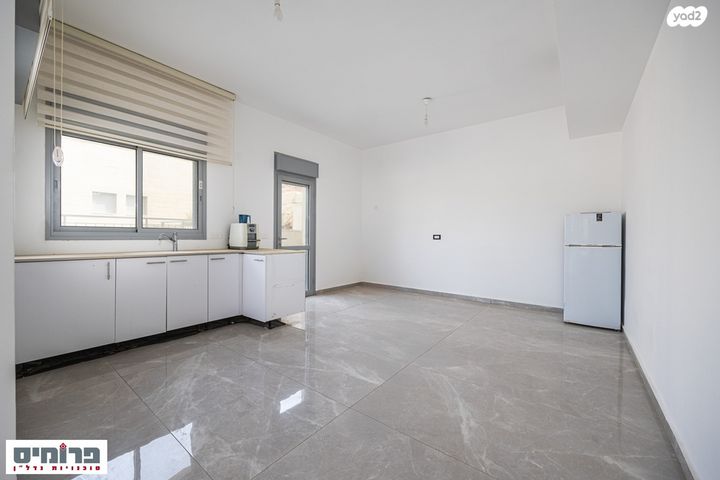 גג/ פנטהאוז, אדמונד סחייק, מלחה, מנחת, ירושלים