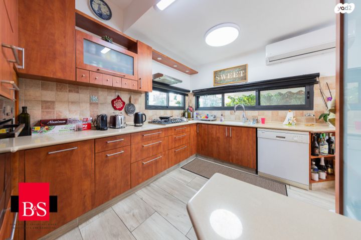 בית פרטי/ קוטג', מורדי הגטאות 7, רמת אפרים, נתניה