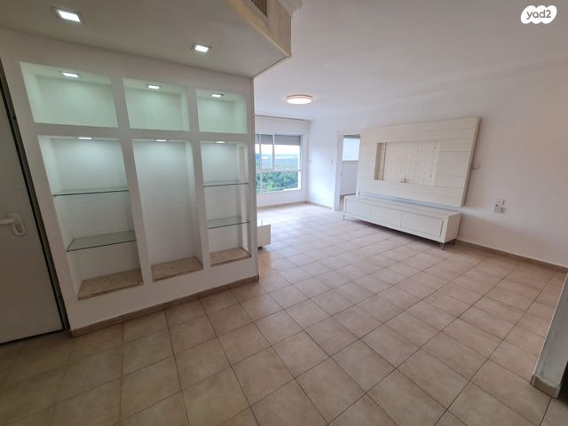 דירה, הזמיר 24, נהריה הירוקה, נהריה