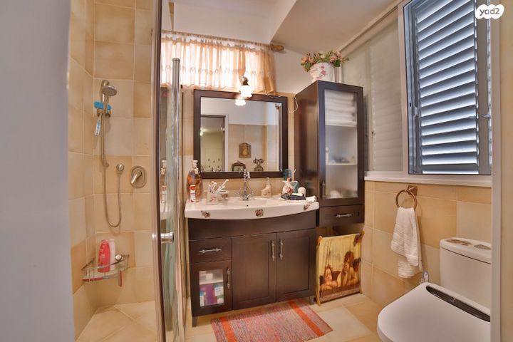 דירת גן, ליסין, נאות רחל, חולון