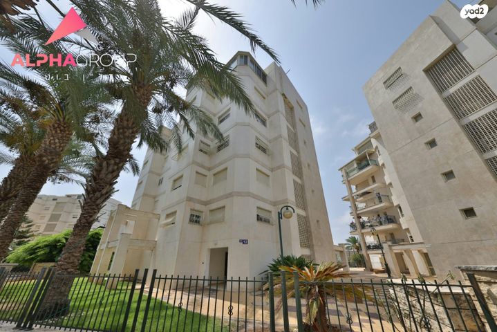 דירה, יקינטון 12, גבעת הרקפות, קרית ביאליק