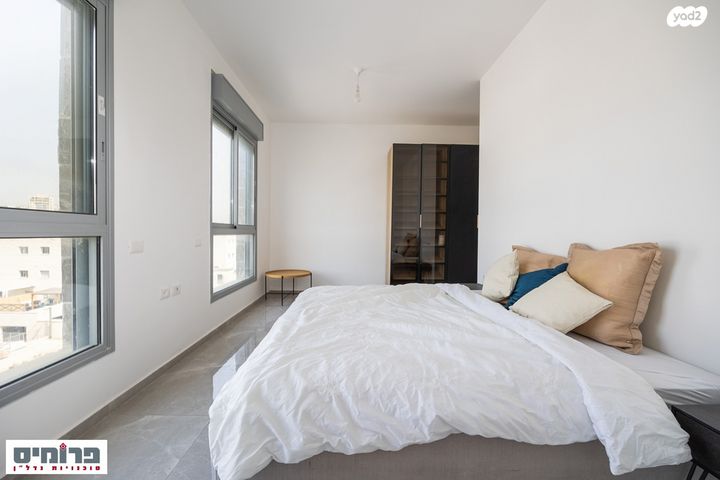 גג/ פנטהאוז, אדמונד סחייק, מלחה, מנחת, ירושלים