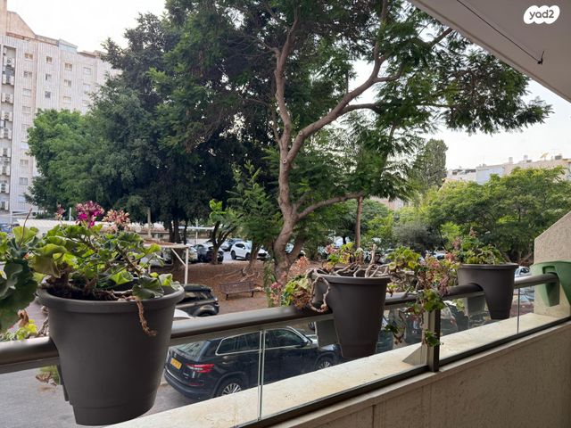 דירה, שמעון בן צבי 51, שטח 9, גבעתיים