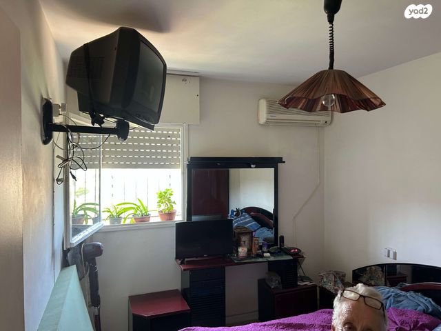 דירה, אבא הלל סילבר, חיפה