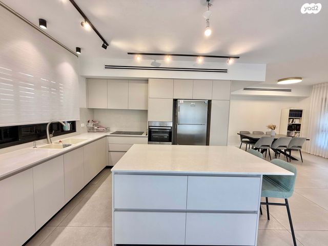 בית פרטי/ קוטג', הרקפות, ראש העין