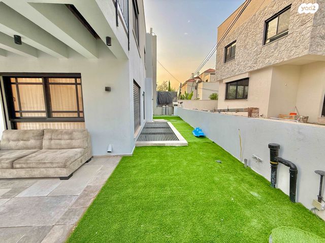 בית פרטי/ קוטג', הרקפות, ראש העין