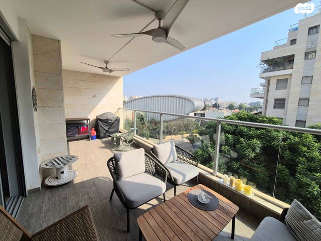 יאיר רוזנבלום 