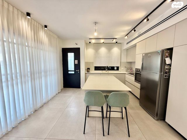 בית פרטי/ קוטג', הרקפות, ראש העין