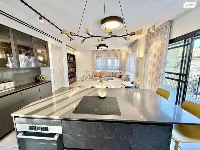 בית פרטי/ קוטג', הרקפות, ראש העין