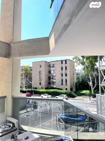 דירה, צבי ישי, ליבת העיר, יהוד מונוסון