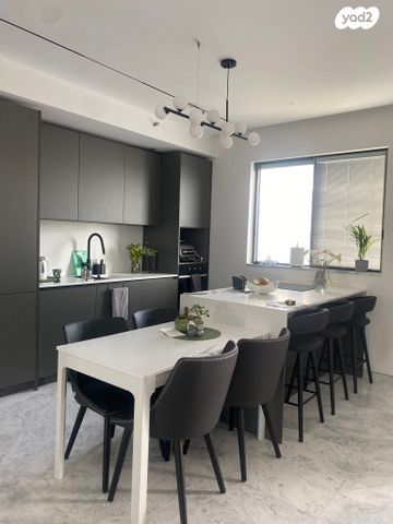 יונתן הופסי 