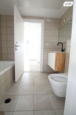 דירה, בר כוכבא, נווה ישראל, הרצליה